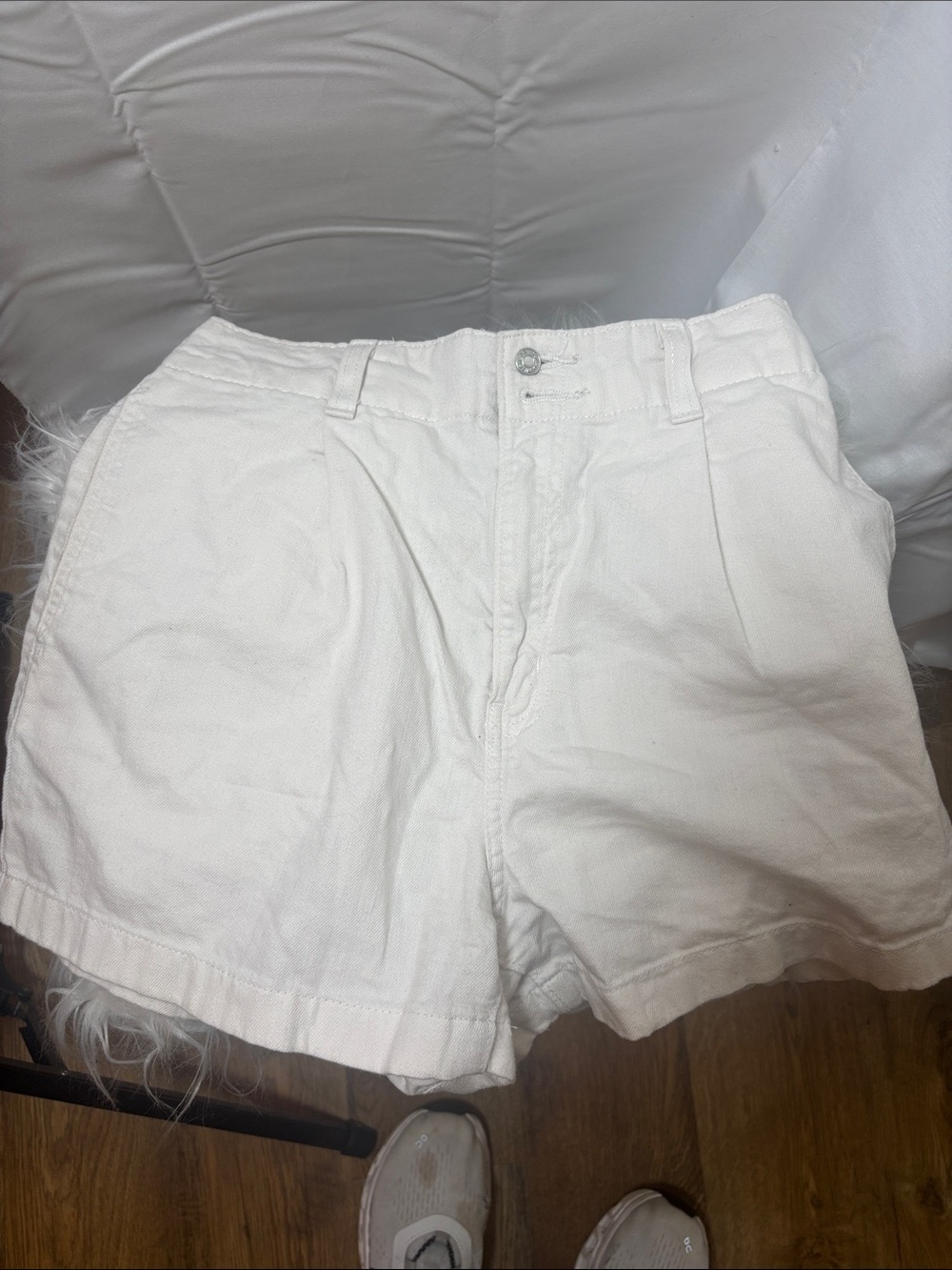 Denizen from Levi's High-Rise White Women's Shorts